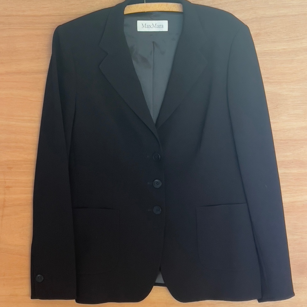 MaxMara black blazer jacket size US 14 3 button pockets Italy